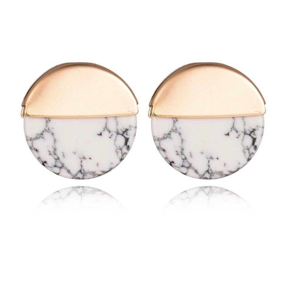 Black/White Faux Stone Stud Geometric Round Earrings
